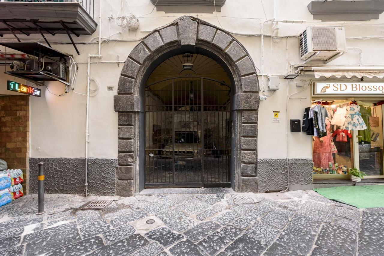 Via Avvocata 25 Nápoles Exterior foto